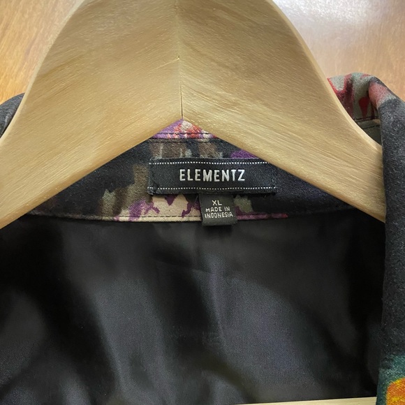 👑Black & Jewel Tone Blazer (XL) - Picture 8 of 11